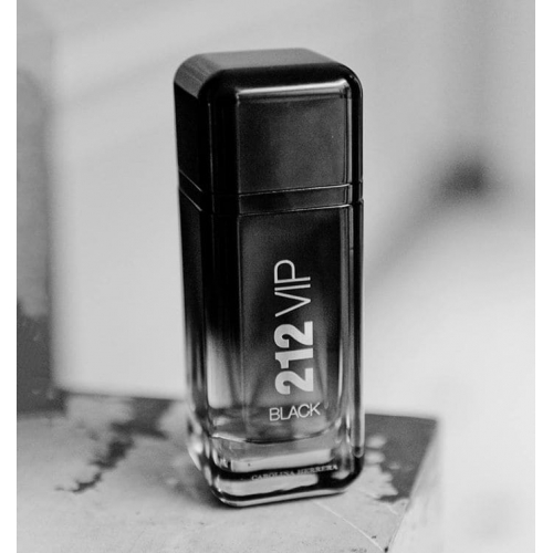  Carolina Herrera 212 VIP Black  1  в магазине Парфюм Питер 